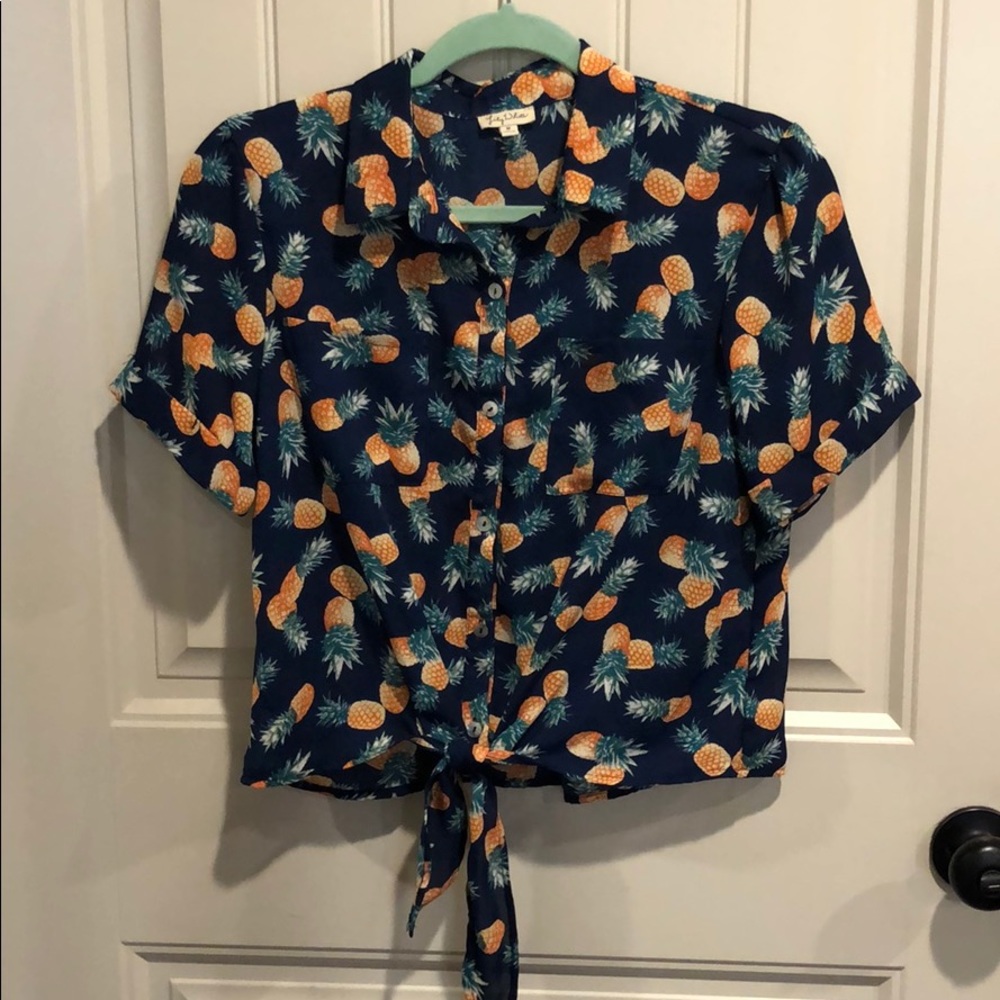 Pineapple crop button up